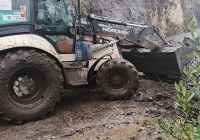 Limpieza De Los Derrumbes En La Vía La Bocatoma Y En La Comunidad De Toldo