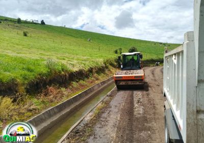 Trabajos De Lastrado De La Plataforma Del Canal De Riego En La Comunidad De Puculpala Y Balcashí
