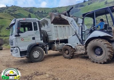 Trabajos De Lastrado De La Plataforma Del Canal De Riego En La Comunidad De Guntus