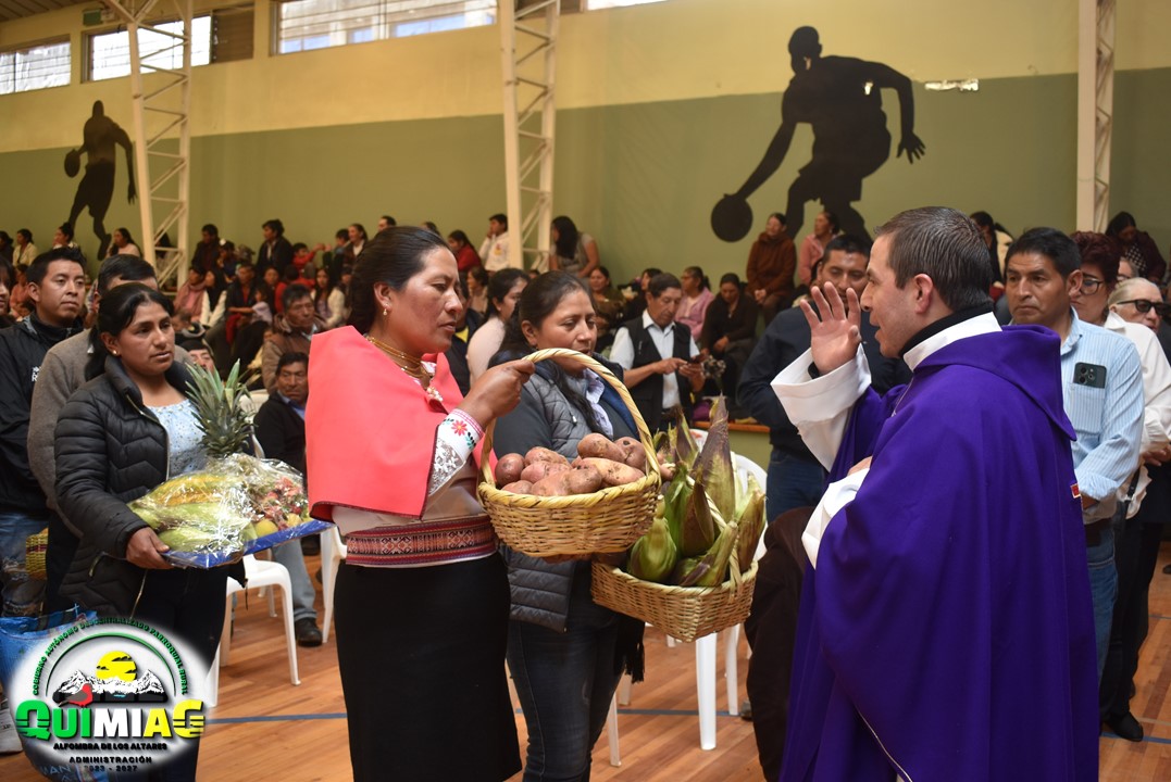 Visita Pastoral con el "PADRE LUIS GUEVARA VICARIO DE LA DIOCESIS DE RIOBAMBA EN DELEGACIÓN DE MONSEÑOR JOSÉ BOLÍVAR PIEDRA AGUIRRE"