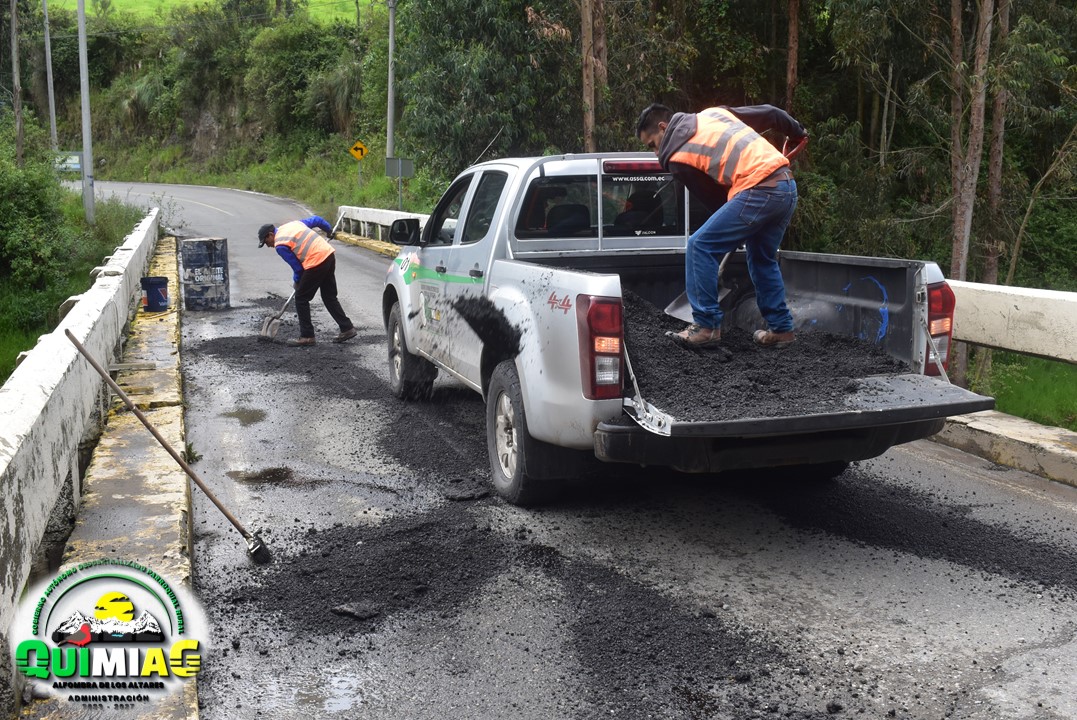 Limpieza Y El Bacheo Del Puente De Quimiag