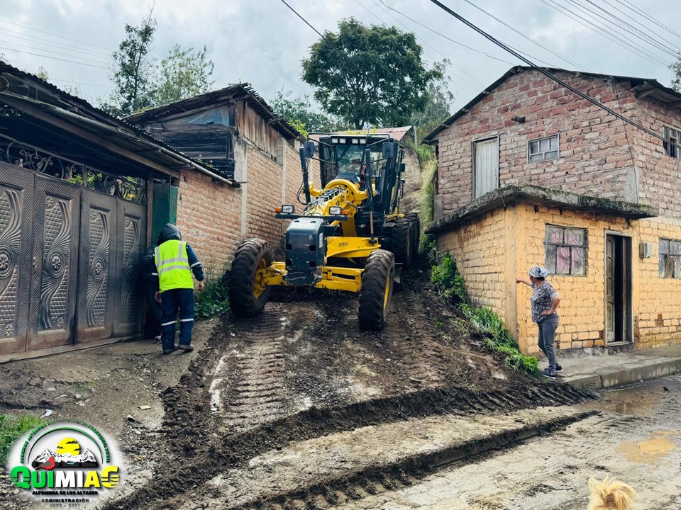 Mejoramiento Vial En La Cabecera Parroquial Y En El Barrio La Loma De Quito